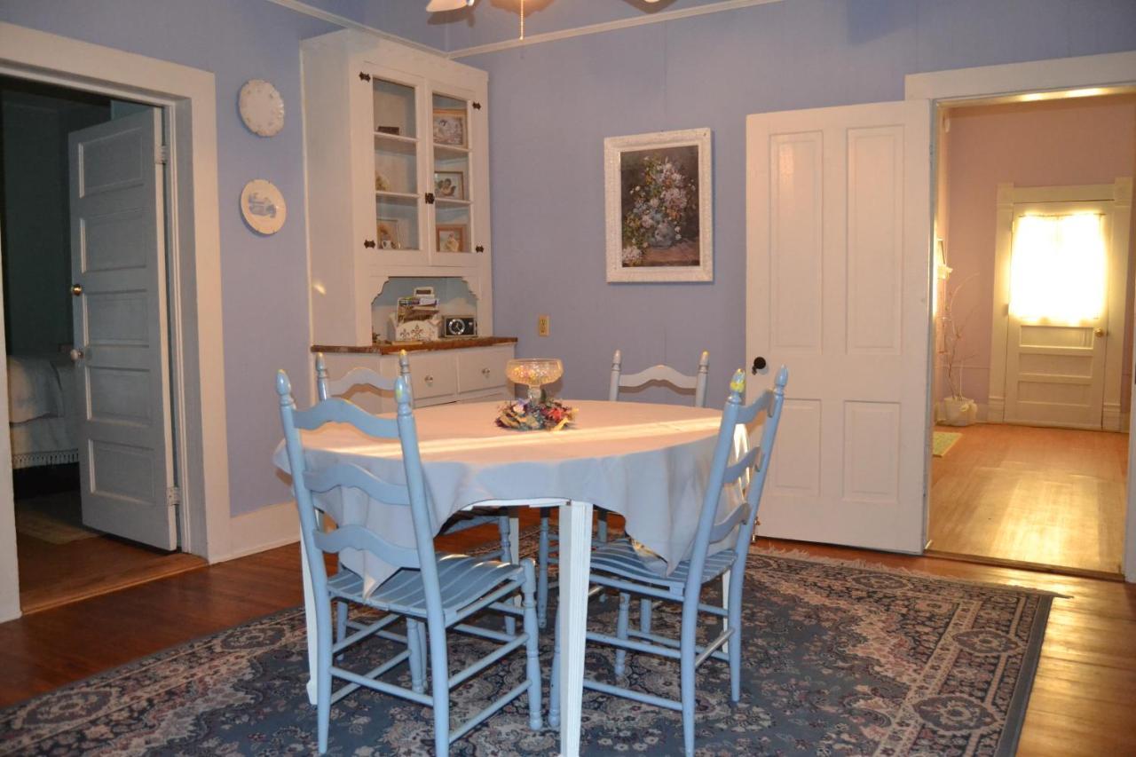 Carleton House Bed And Breakfast Bonham Εξωτερικό φωτογραφία