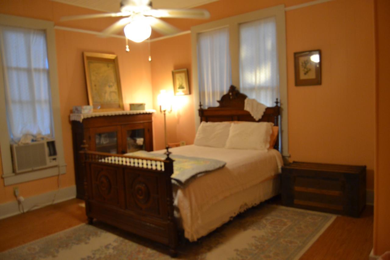 Carleton House Bed And Breakfast Bonham Εξωτερικό φωτογραφία