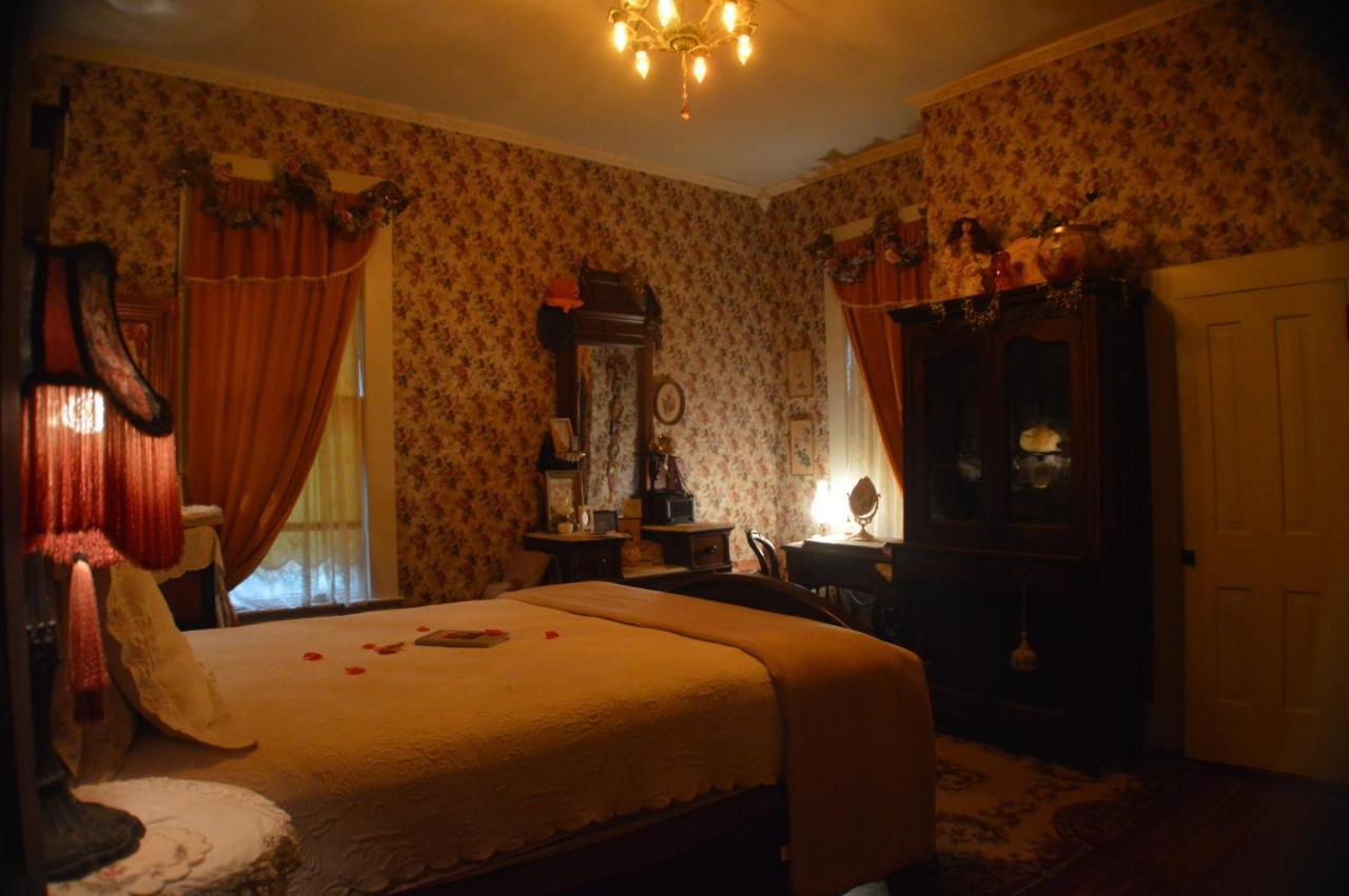Carleton House Bed And Breakfast Bonham Εξωτερικό φωτογραφία