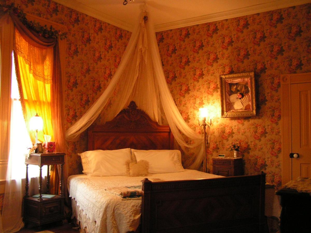 Carleton House Bed And Breakfast Bonham Εξωτερικό φωτογραφία